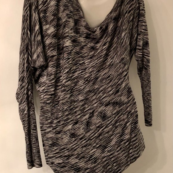 Guess by Marciano Amethyst sweater - Picture 2 of 2